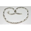 elegant colier choker  " Infinity ". design contemporan. Danemarca cca 1980